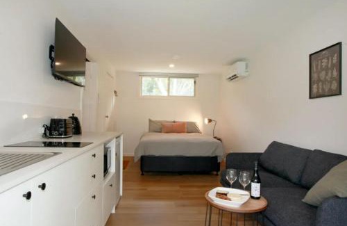 Anna Bay House | Sahara Trails Studio WiFi Air Conditioning Horse Riding and much more