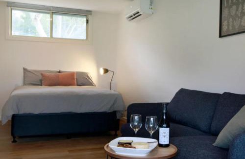 Anna Bay House | Sahara Trails Studio WiFi Air Conditioning Horse Riding and much more