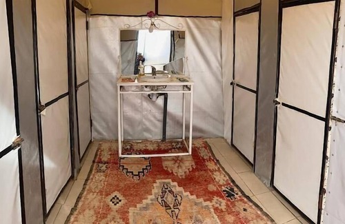 Taouz RV Rental | Sahara traveling camp