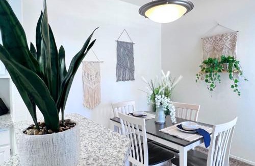 Central Scottsdale Apartment | Sahuaro 2035 Scottsdale condo