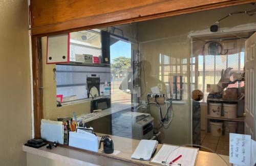 Lancaster Hotel | Sai Park Motel