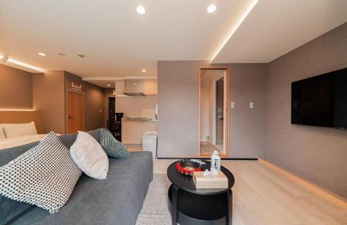 Honmachi Apartment | saiei hotel 502