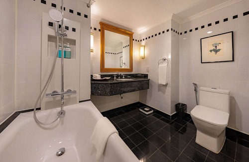 Nguyen Hue Walking Street Hotel | Saigon Prince Hotel