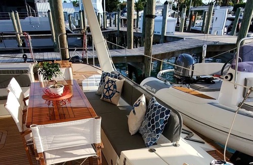 Nassau Boat Rental | Sail Away on the Serendipity of Life!