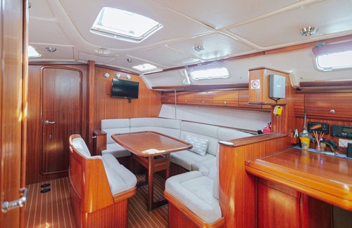 Albufeira Boat Rental | Sail into Serenity: Discover Albufeira's Charm aboard Our Elegant Sailboat