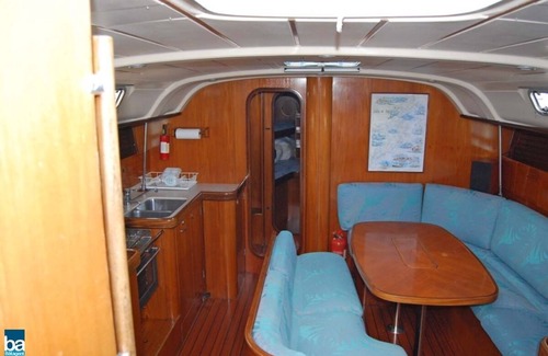 Malendure Boat Rental | SAILBOAT at quay or at anchor 3 double cabins and a berth