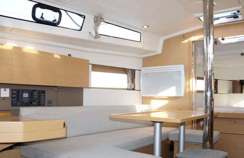 Kerroch Boat Rental | Sailboat housing