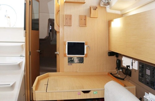Kerroch Boat Rental | Sailboat housing