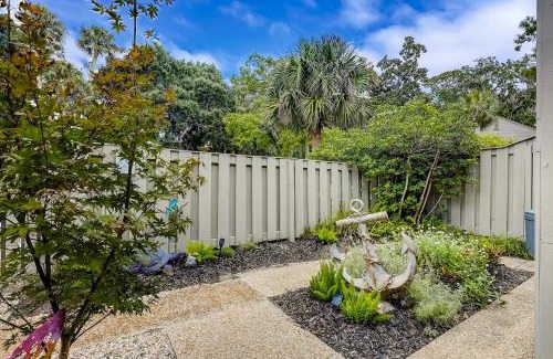 Shipyard Plantation Apartment | Sailmaster Common 18