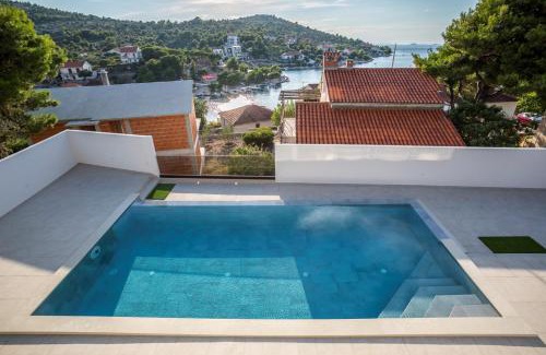 Razanj Villa | Sailor house villa near Trogir, private pool