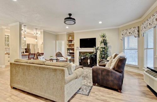 Pottsboro Condo | Sailor's Knot Sleeps 8 with outdoor pool less than 5 min from Lake Texoma