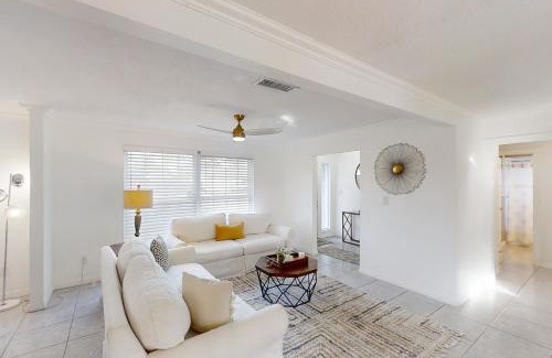 Dolphin's Cove House | Sails Away
