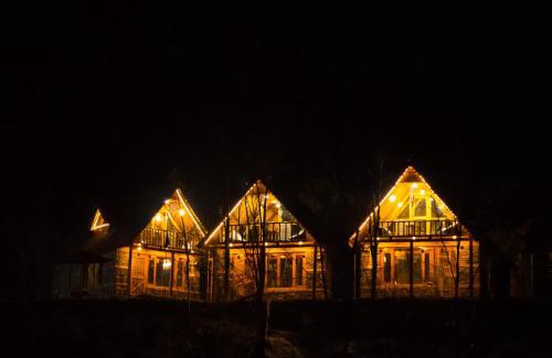 Banjar House | Sainj Riverside Cottages