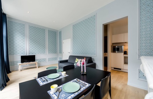 Saint-Laurent Apartment | Saint-Adalbert