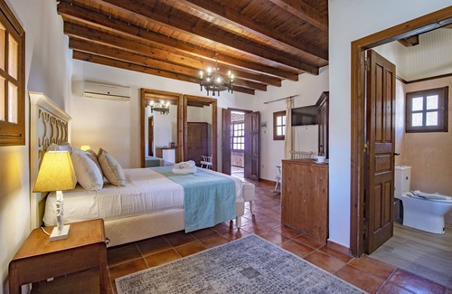 Rhodes Old Town House | Saint Artemios Hotel and Oriental Suites