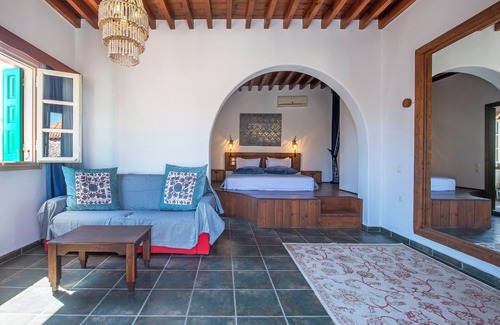 Rhodes Old Town House | Saint Artemios Hotel and Oriental Suites