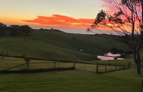 Kiama House | Saint Cloud Retreat - A serene piece of Heaven - Rest Restore Rejuvenate