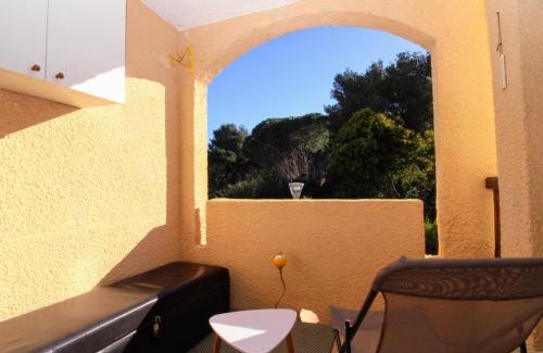 Saint-Cyprien Apartment | Saint Cyprien - T2 avec Balcon, Climatisation et Parking à 2 Pas du Port - FR-1-309-305