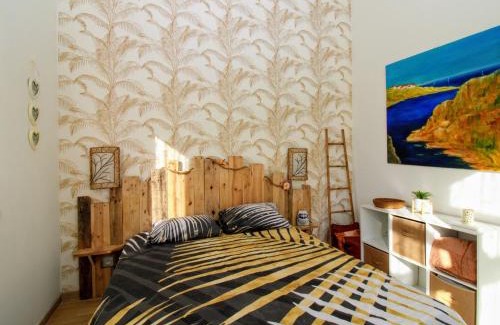Saint-Cyprien Apartment | Saint Cyprien - T2 avec Balcon, Climatisation et Parking à 2 Pas du Port - FR-1-309-305