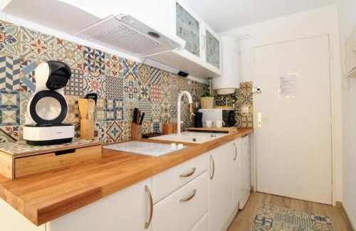 Saint-Cyprien Apartment | Saint Cyprien - T2 avec Balcon, Climatisation et Parking à 2 Pas du Port - FR-1-309-305