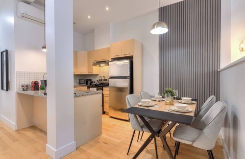 Plateau Mont Royal Apartment | Saint-Denis apartments
