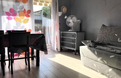Saint-Georges-de-Didonne Apartment | Saint Georges de Didonne - STUDIO CABINE - résidence boisée - PROCHE CENTRE