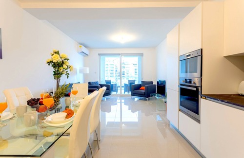 St. Julian's Apartment | Saint Julian's - Spinola Bay Apartment