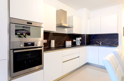 St. Julian's Apartment | Saint Julian's - Spinola Bay Apartment