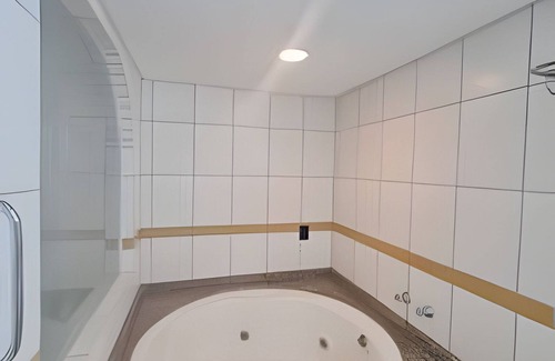 Czerniewicz Apartment | Saint Sebastian ap202-flat com hidro