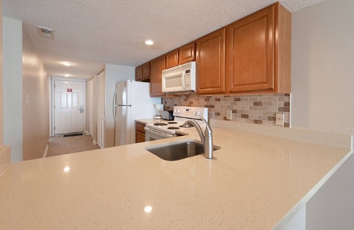 Midtown Ocean City Apartment | Saint Tropez