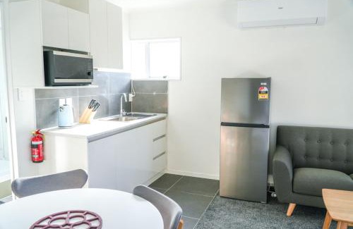 Richmond Heights Apartment | Saints Apartment Junior Suite