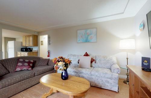 Newport House | Sakina’s Paradise Three