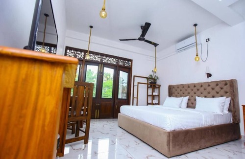 Weligama Hotel | Sakura Surf Lanka Hotel & Restaurant