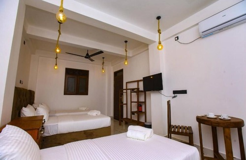 Weligama Hotel | Sakura Surf Lanka Hotel & Restaurant