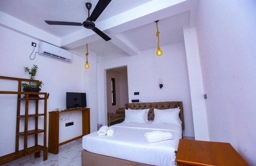 Weligama Hotel | Sakura Surf Lanka Hotel & Restaurant