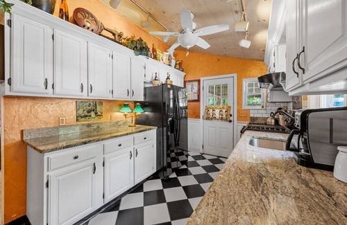 Hyannis House | Sal's Place