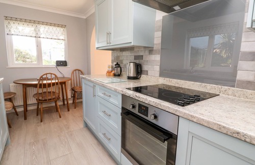 Praa Sands House | SALAKEE, pet friendly, character holiday cottage in Praa Sands