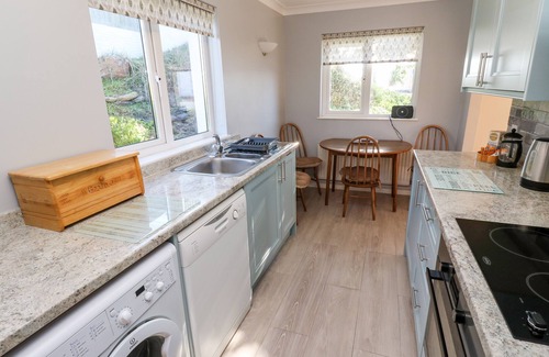 Praa Sands House | SALAKEE, pet friendly, character holiday cottage in Praa Sands