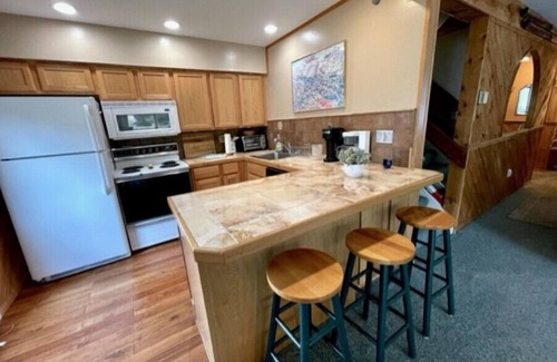 Hunter Ski Chalet | SALE! 3BR/3BA Maison Des Saisons—Hunter Mtn Views, Luxury & Summer Fun!