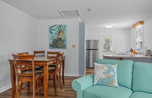 Morehead City Cottage | SALEM HARBOR COTTAGE IN MOREHEAD CITY- cozy; clean, canal view & great location!