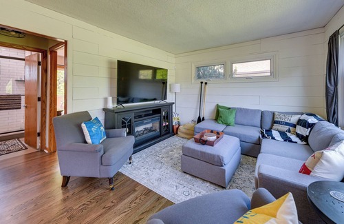 Salem Lakes Cottage | Salem Lakeside Getaway w/ Grill & Deck!