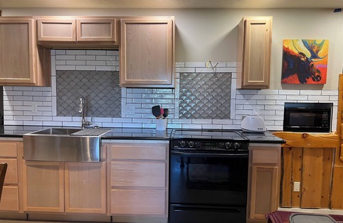 Rexburg House | Salem Pines lost Moose lodge Charming 3-bedroom house with AC, WiFi in Rexburg