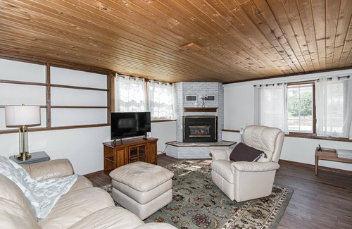 Rochester House | Salem Road SW Rochester w/easy access to Mayo Clinic and St. Mary's Campuses