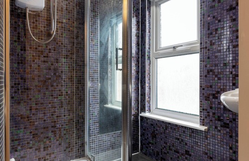 Salford House | Salford City Oasis - Spacious 4 Bedroom House