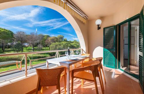 Salgados Apartment | Salgados 1 Bedroom Apartment - 500m from the Beach