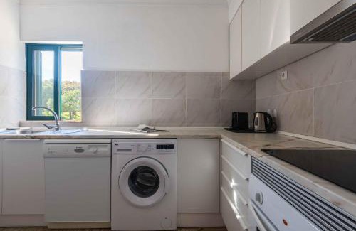 Salgados Apartment | Salgados 1 Bedroom Apartment - 500m from the Beach