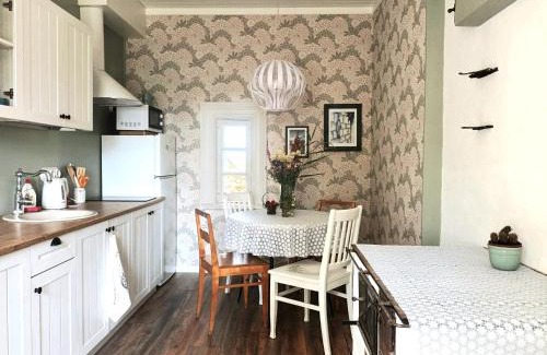Haapsalu Villa | Sallimeister Linda külalistemaja.