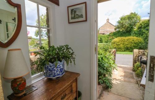 Carleton House | Sally's Cottage
