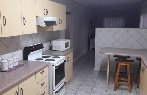 Beaufort West Apartment | Salt and Pepper Garden Cottage