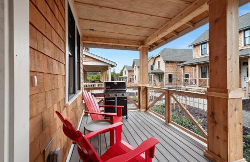 Pacific Beach House | Salt and Vine Cottage by Seabrook Hospitality